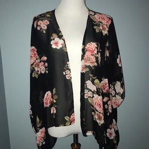 Black & pink floral kimono for layering 👘